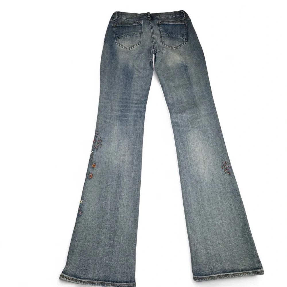 DRIFTWOOD Bootcut Blue Jeans with Colorful Floral Embroidery Size 26 - Picture 9 of 9